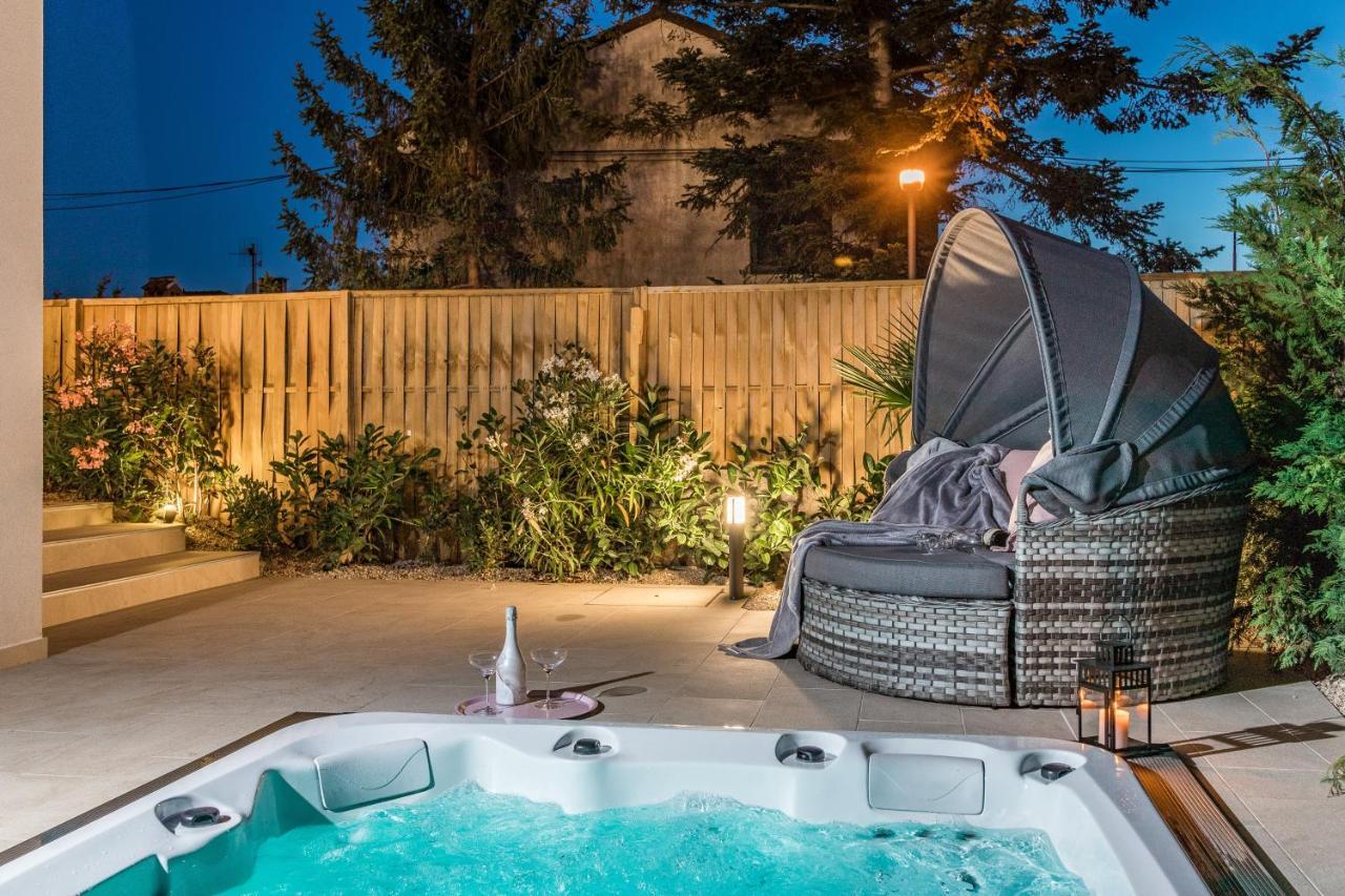 Villa Elena Deluxe mit Whirlpool und POOL am MEER Fažana Exterior foto