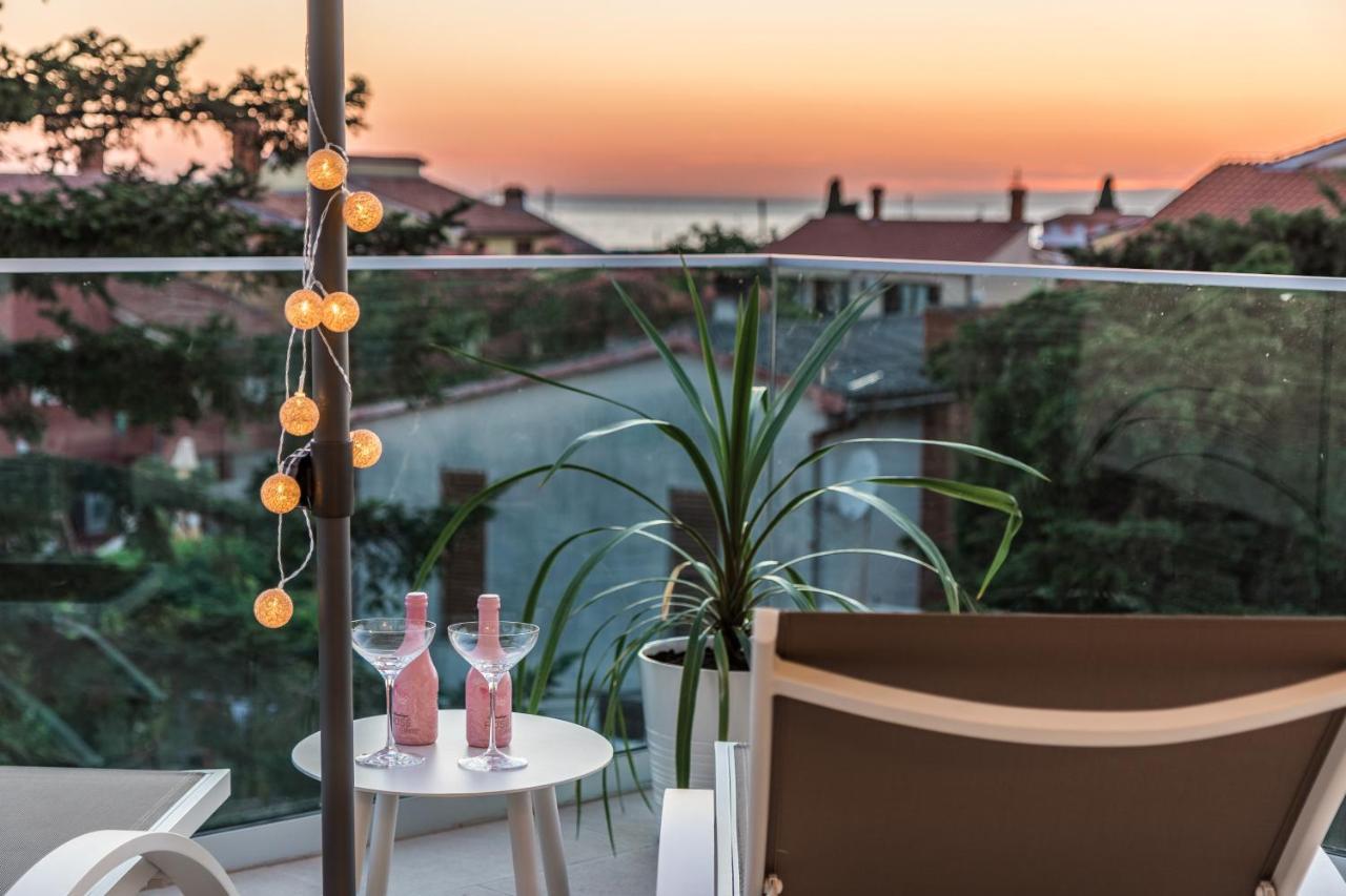 Villa Elena Deluxe mit Whirlpool und POOL am MEER Fažana Exterior foto