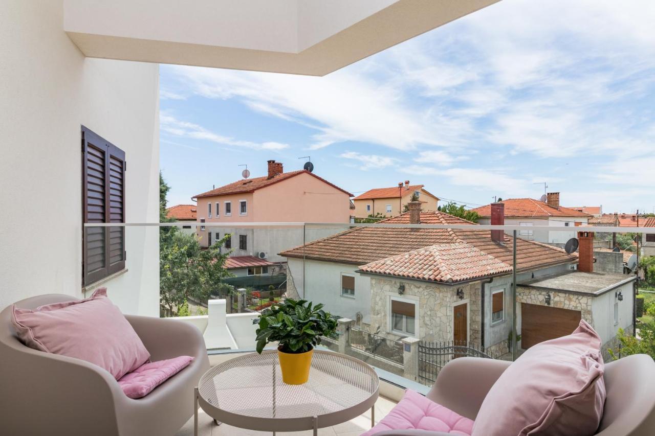 Villa Elena Deluxe mit Whirlpool und POOL am MEER Fažana Exterior foto