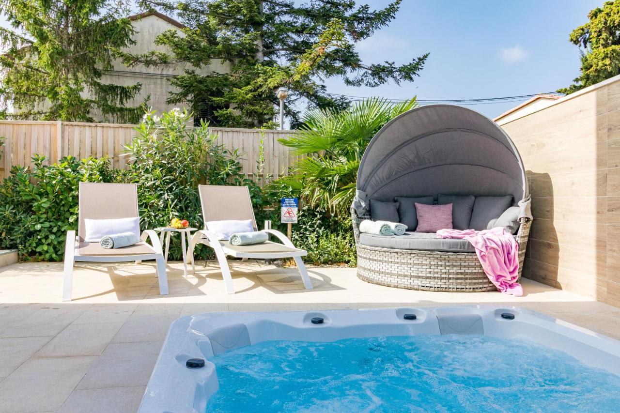 Villa Elena Deluxe mit Whirlpool und POOL am MEER Fažana Exterior foto