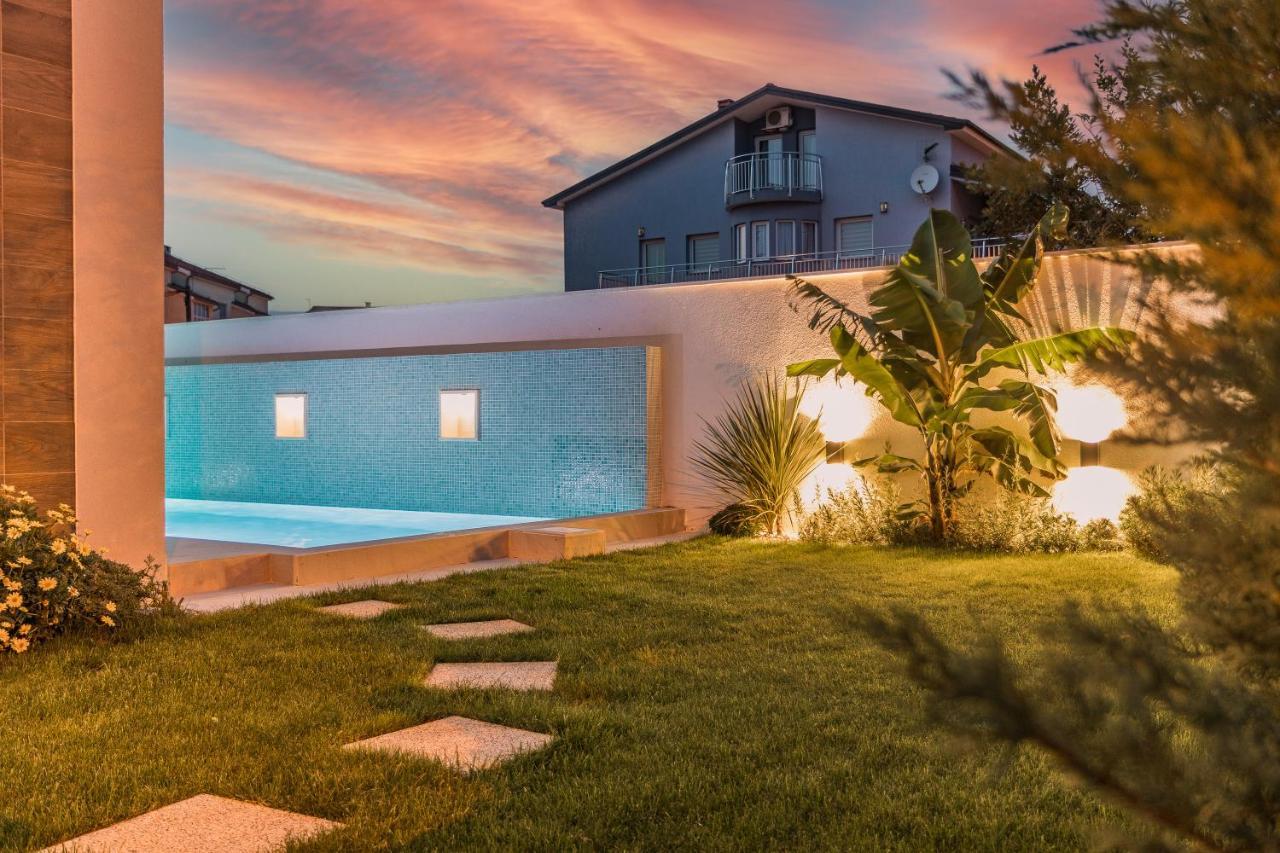 Villa Elena Deluxe mit Whirlpool und POOL am MEER Fažana Exterior foto
